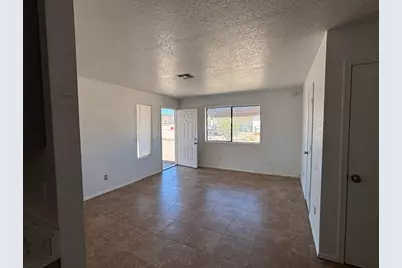2700 W Shauna Drive, Golden Valley, AZ 86413 - Photo 6