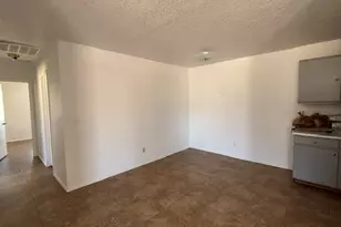 2700 W Shauna Dr, Golden Valley, AZ 86413 - Photo 4