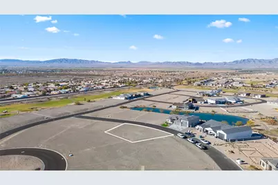 2424 E Calle Sevilla, Fort Mohave, AZ 86426 - Photo 4