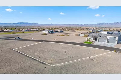 2424 E Calle Sevilla, Fort Mohave, AZ 86426 - Photo 2