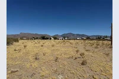 15820 Edgemont Road, Dolan Springs, AZ 86441 - Photo 2