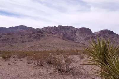 4448 S Topaz Road, Golden Valley, AZ 86413 - Photo 4