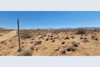 339-15-063A Todilto Drive, Golden Valley, AZ 86413 - Photo 2