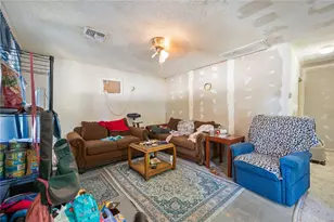 3563 E Warbler Ln, Kingman, AZ 86409 - Photo 10