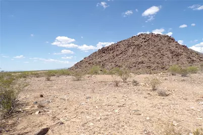 10638 S Cascabel Road, Yucca, AZ 86438 - Photo 24