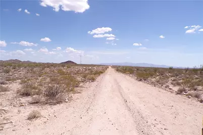 10638 S Cascabel Road, Yucca, AZ 86438 - Photo 12