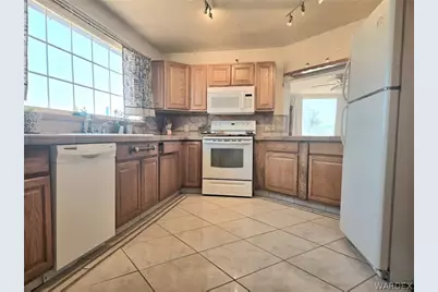 18177 N Peach Drive, Dolan Springs, AZ 86441 - Photo 12