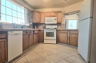 18177 N Peach Dr, Dolan Springs, AZ 86441 - Photo 12