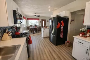 21422 S Appaloosa Rd, Yucca, AZ 86438 - Photo 16