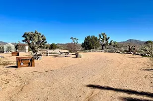 21422 S Appaloosa Rd, Yucca, AZ 86438 - Photo 50