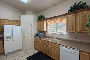 735 W Bradley Bay Dr, Meadview, AZ 86444 - Photo 6