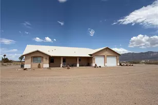 735 W Bradley Bay Dr, Meadview, AZ 86444 - Photo 2