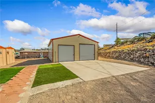 1684 Sierra Vista Dr, Bullhead City, AZ 86442 - Photo 4