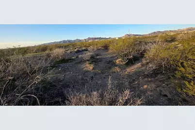 306-44-005C Estrella, Golden Valley, AZ 86413 - Photo 4