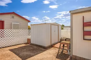 976 Holly St, Bullhead City, AZ 86442 - Photo 36