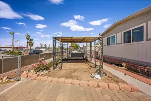 976 Holly St, Bullhead City, AZ 86442 - Photo 32