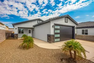 949 Harbor Dr, Bullhead City, AZ 86442 - Photo 1