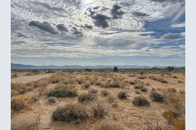 306-40-002T W Crystal Dr., Golden Valley, AZ 86413 - Photo 2