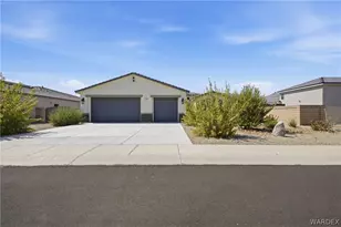 486 Paddock Dr, Bullhead City, AZ 86442 - Photo 1