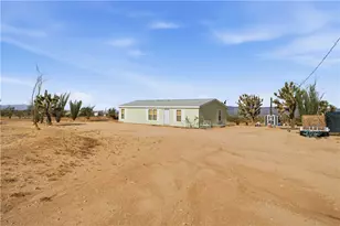 11109 S Alvis Rd, Yucca, AZ 86438 - Photo 2
