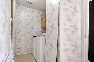 11109 S Alvis Rd, Yucca, AZ 86438 - Photo 10