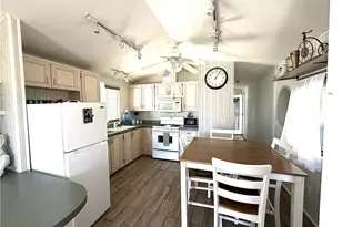 7610 6th St, Dolan Springs, AZ 86441 - Photo 8