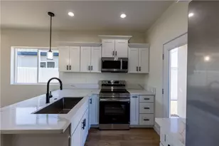 1785 Tejon Dr, Bullhead City, AZ 86442 - Photo 4