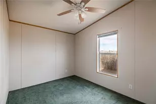 581 S Gln Cyn Rd, Golden Valley, AZ 86413 - Photo 12