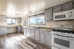 581 S Gln Cyn Rd, Golden Valley, AZ 86413 - Photo 8