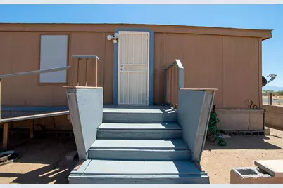 1180 S Colorado Road, Golden Valley, AZ 86413 - Photo 1