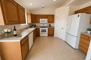 6934 E Manzanita Dr, Kingman, AZ 86401 - Photo 10