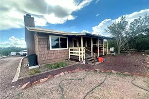 25633 W El Dorado Dr, Seligman, AZ 86337 - Photo 2