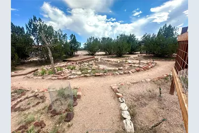 25633 W El Dorado Drive, Seligman, AZ 86337 - Photo 8