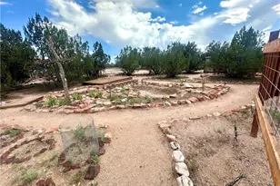 25633 W El Dorado Dr, Seligman, AZ 86337 - Photo 8