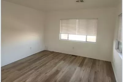 945 Holly Street, Bullhead City, AZ 86442 - Photo 14