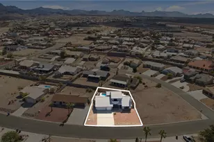 846 Indian Head Dr, Bullhead City, AZ 86429 - Photo 2