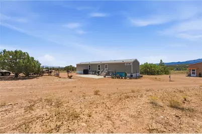 10501 E Blake Ranch Road, Kingman, AZ 86401 - Photo 10