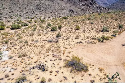 241-06-015 E Prickly Pear Drive, Yucca, AZ 86438 - Photo 14