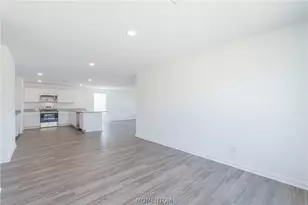 6985 E Rio Verde Ln, Kingman, AZ 86401 - Photo 4
