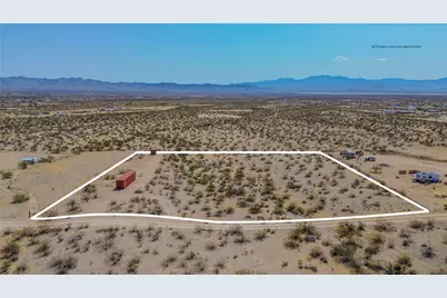 1790 S Ehrenberg Road, Golden Valley, AZ 86413 - Photo 2