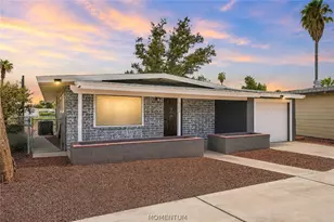 1922 Orca Ln, Bullhead City, AZ 86442 - Photo 1