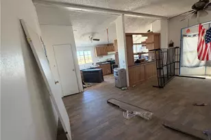 18860 S Dale Evans Rd, Yucca, AZ 86438 - Photo 16