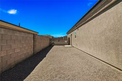 3535 Charleston Loop, Kingman, AZ 86401 - Photo 8