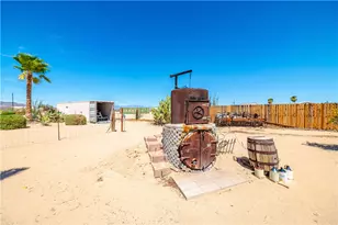 16330 S Hillery Ave, Yucca, AZ 86438 - Photo 32