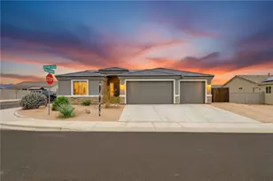 2627 E Estrella Vis, Kingman, AZ 86409 - Photo 1