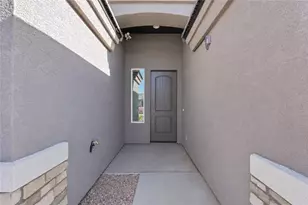 2627 E Estrella Vis, Kingman, AZ 86409 - Photo 2