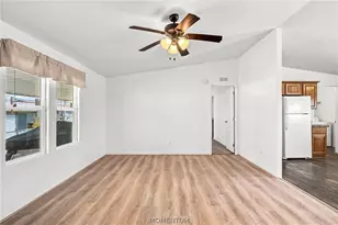 192 Hacienda Loop, Bullhead City, AZ 86429 - Photo 6
