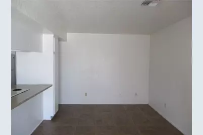 5090 La Calzada Unit B, Fort Mohave, AZ 86426 - Photo 2