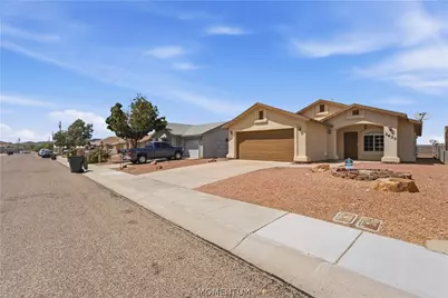 2633 Wickieup Avenue, Kingman, AZ 86401 - Photo 1