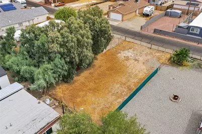 1875 Oliver, Bullhead City, AZ 86442 - Photo 4